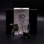 "Bottom Up" likőrös pohár (50ml) - Vad erdei lények - antik bronz